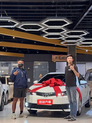 鴻翊汽車客戶交車合影
